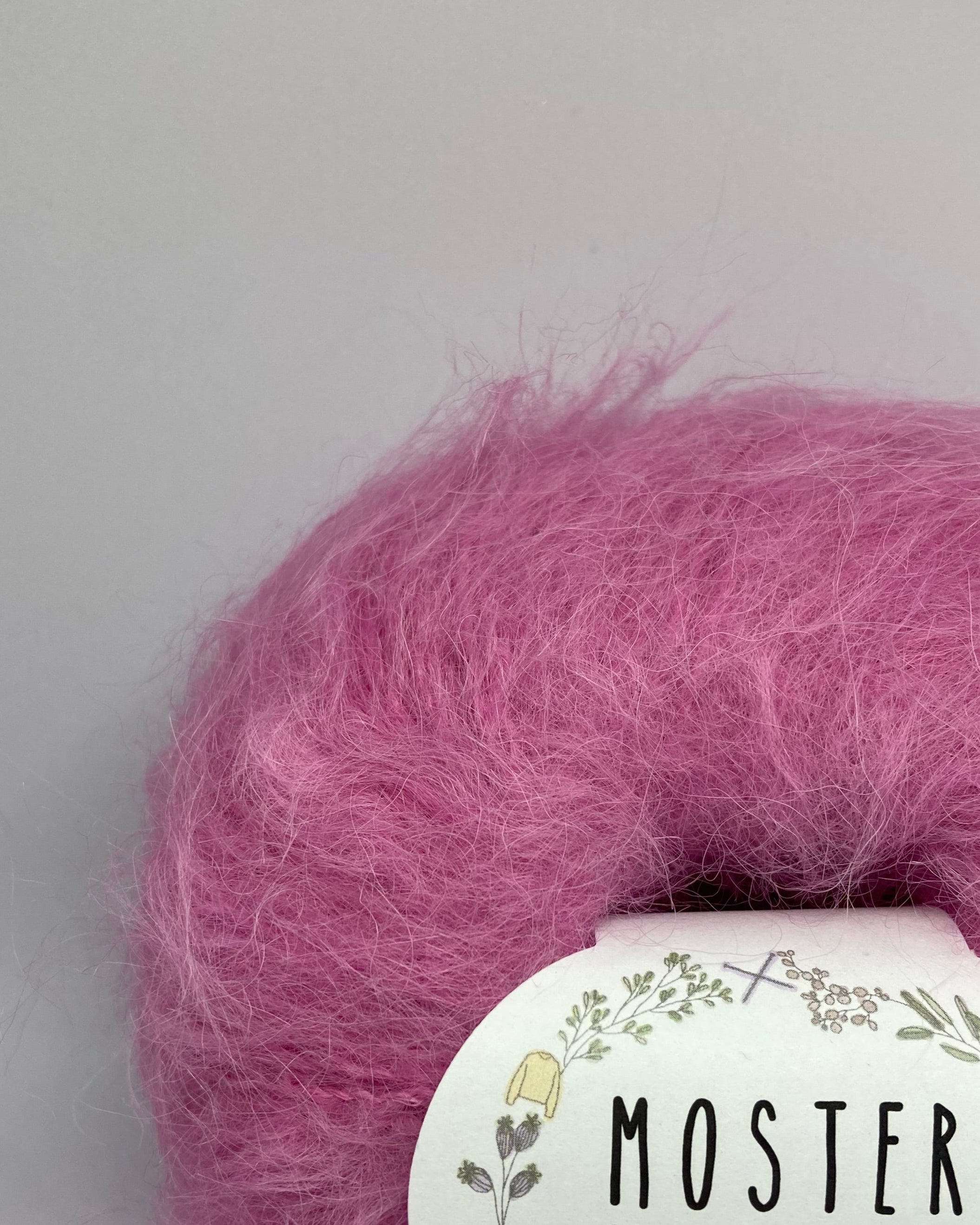 RASPBERRY MOUSSE (SURI ALPACA & MERINOWOOL)